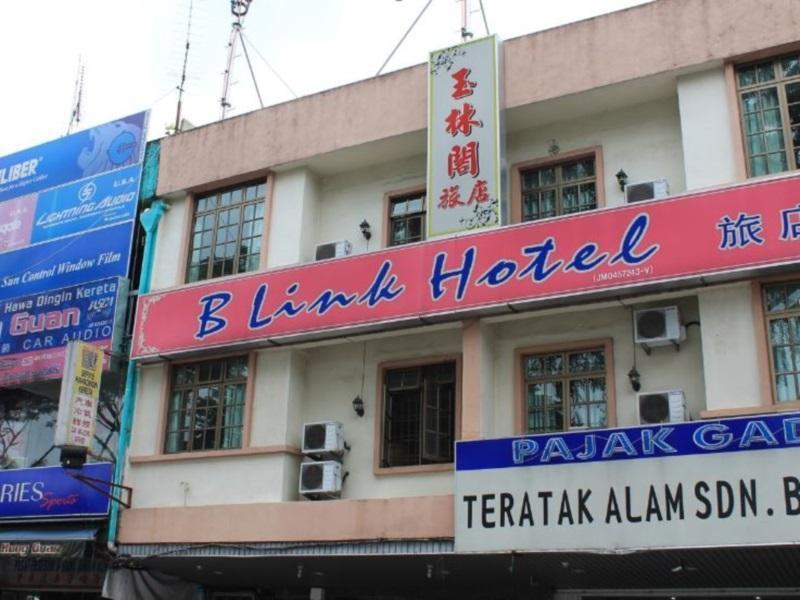 B Link Hotel Kulai Esterno foto